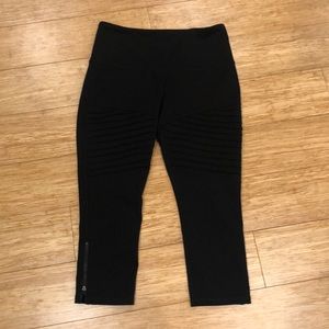 Lucy Moto Capri leggings Sz L